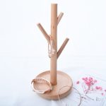 Arbre à bijoux en bois élégant pour organiser vos accessoires