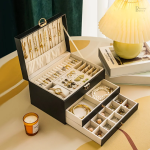 Boîte à bijoux en cuir, finition élégante et raffinée