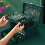 Rangement chic pour vos bijoux en velours