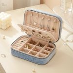 Coffret bijoux doux au toucher et esthétique