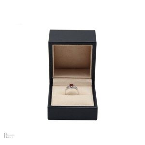 Coffret bijou design pour une bague précieuse