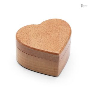 Boîte à bague en bois, design cœur élégant