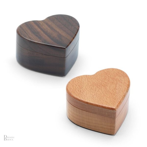 Boîte cœur en bois pour une bague spéciale