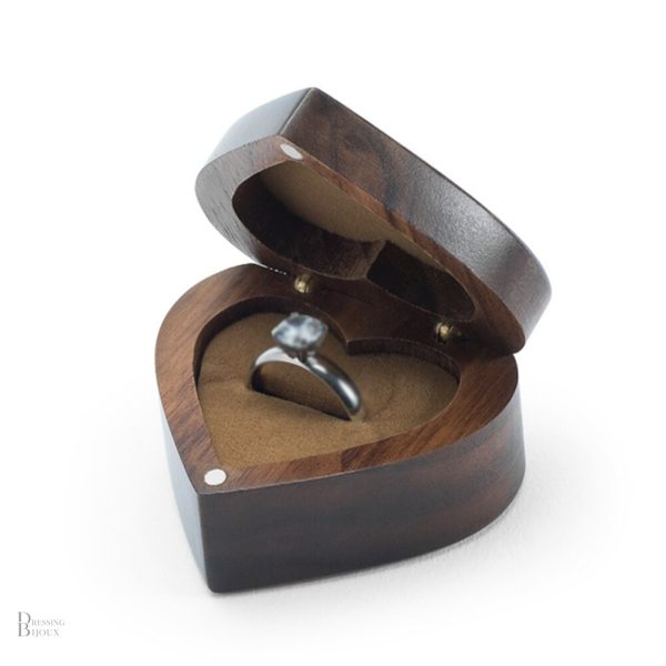 Coffret en bois en forme de cœur pour accessoires