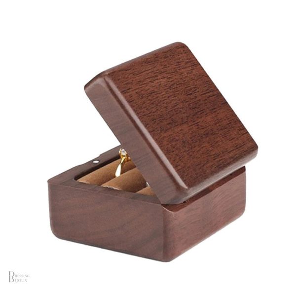 Boîte de présentation pour bague de fiançailles stylée