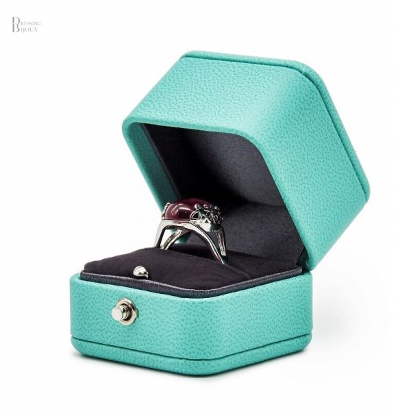 Écrin mariage pour la bague de fiançailles