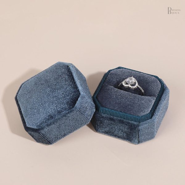 Boîte à bijoux moderne pour une bague exceptionnelle