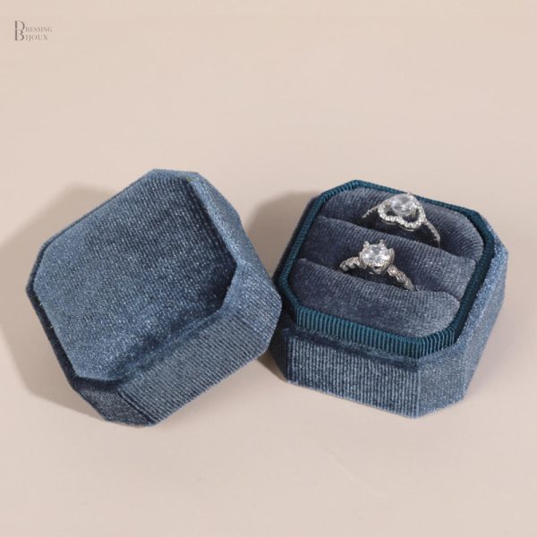Écrin à bague avec un design soigné et actuel