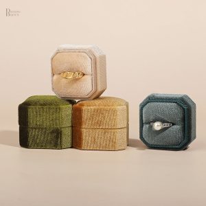 Boîte à bague design contemporain avec finition raffinée
