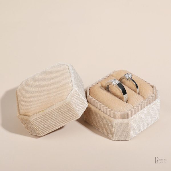 Coffret à bague moderne, parfait pour des occasions spéciales