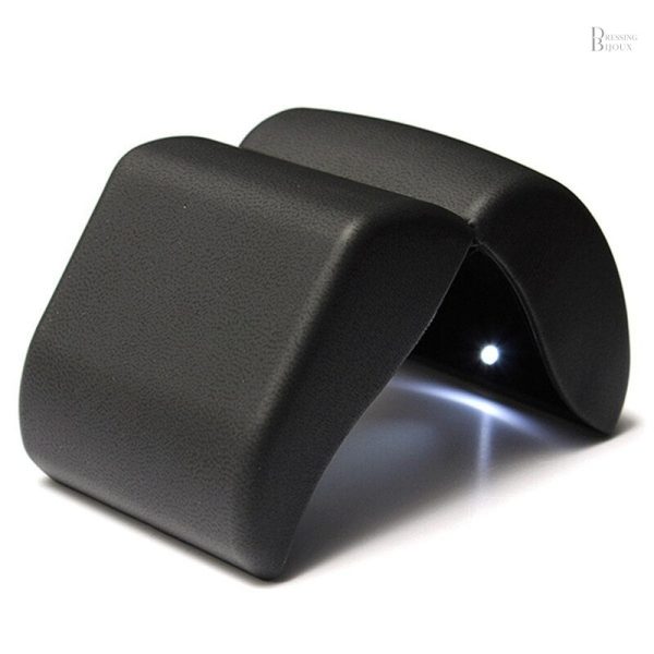Écrin à Bague sobre, design noir intemporel