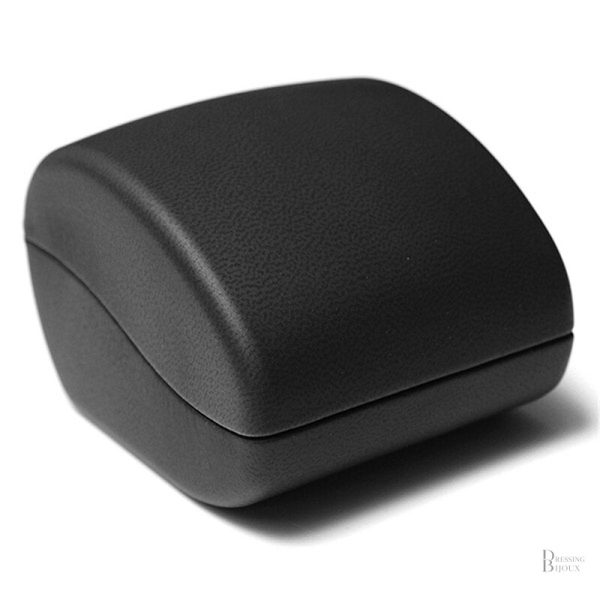 Écrin chic pour bague, idéal pour les cadeaux élégants