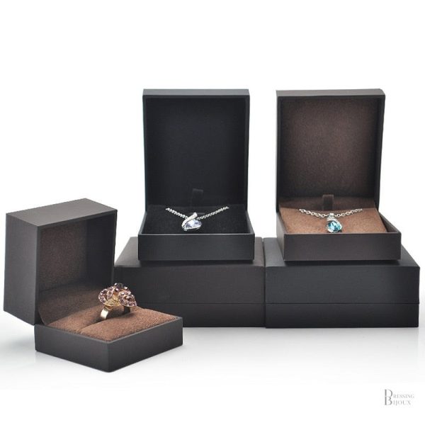 Écrin à Bague en design classique et raffiné