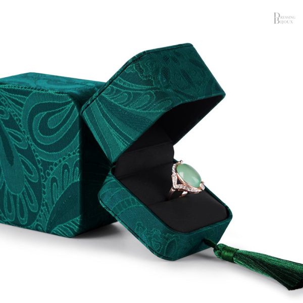 Boîte à bijoux design pour bague précieuse