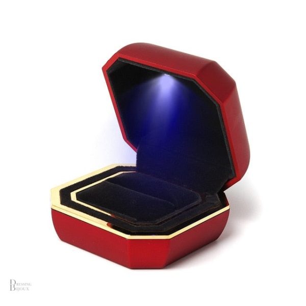 Écrin à bague avec éclairage intégré