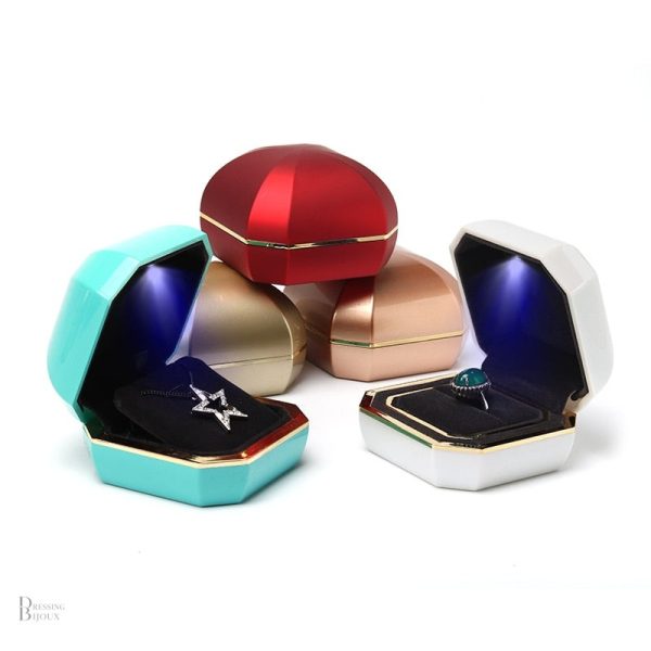 Boîte à bijoux avec LED pour mise en valeur
