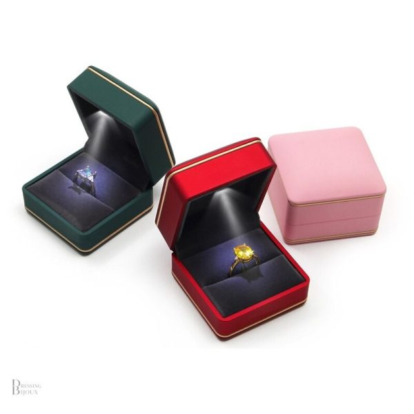 Écrin Bijoux Lumière pour bague élégante