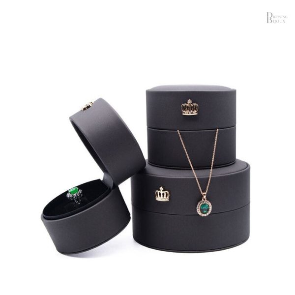 Écrin à bague, forme ronde et esthétique soignée
