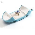 Écrin à bague raffiné de couleur bleue