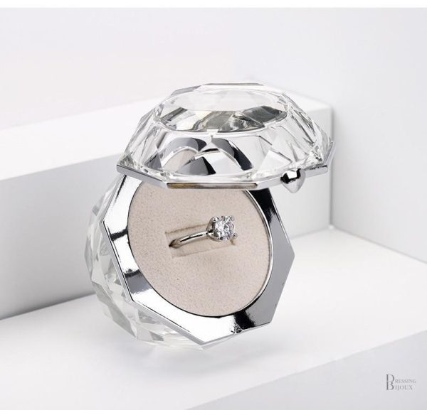 Coffret élégant pour valoriser votre bijou en diamant