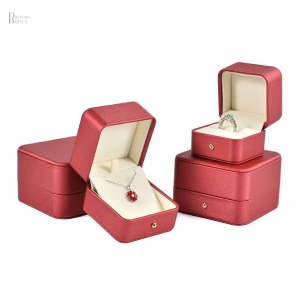 Écrin à bague haut de gamme, finition soignée et chic