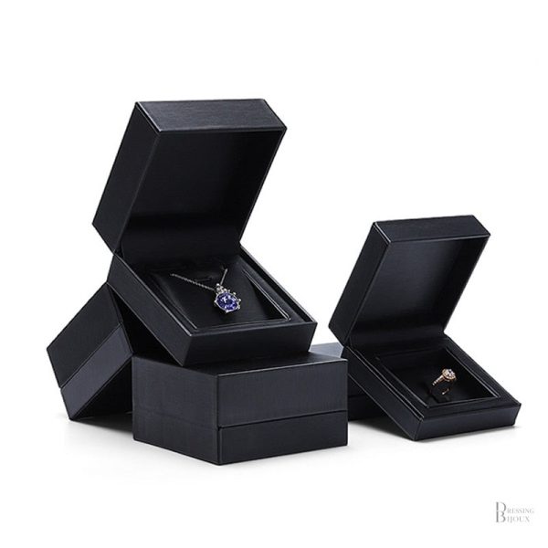 Écrin Bijoux Noir pour bague élégante
