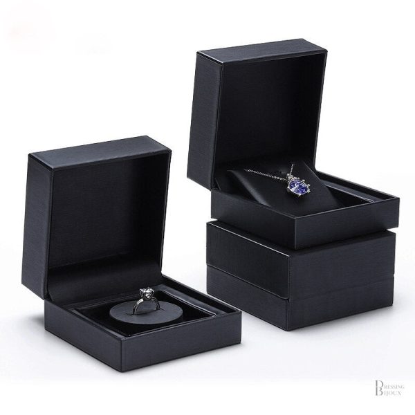 Boîte à bijoux noire, parfaite pour les bagues