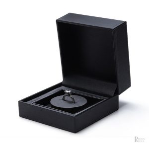 Écrin de luxe noir pour ranger vos bagues