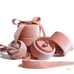 Écrin de bijoux rose pour un cadeau parfait