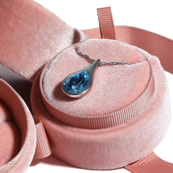 Écrin à bijoux rose pour un look sophistiqué