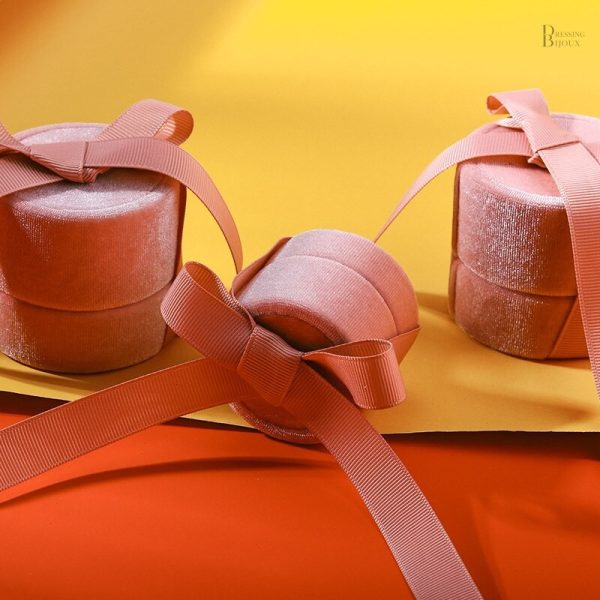 Boîte à bague rose, idéale pour les occasions spéciales