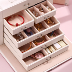 Boîte à Bijoux avec finition soignée et durable