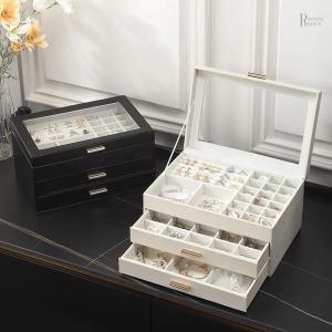 Boîte à bijoux spacieuse au style contemporain