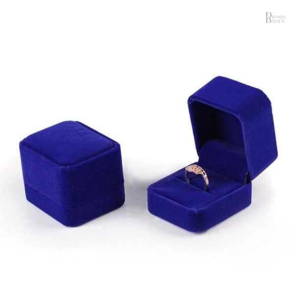 Écrin pour bague avec intérieur soyeux