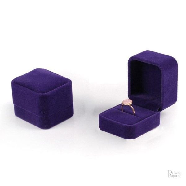 Écrin à bague moderne et chic